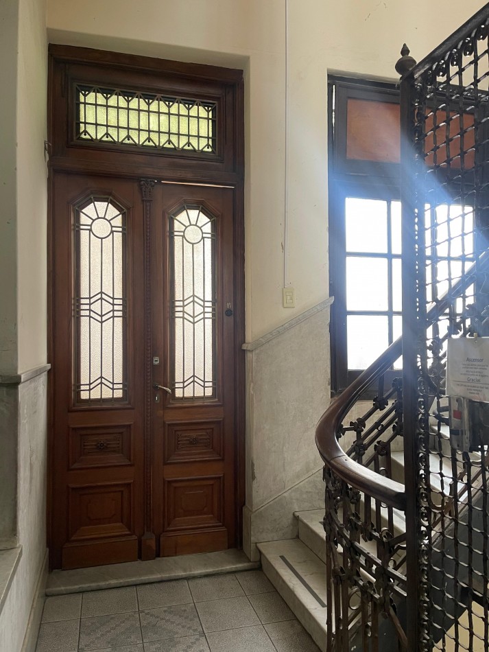 ¡ALQUILER! Departamento de categoria, ideal para uso profesional. Entre rios 500