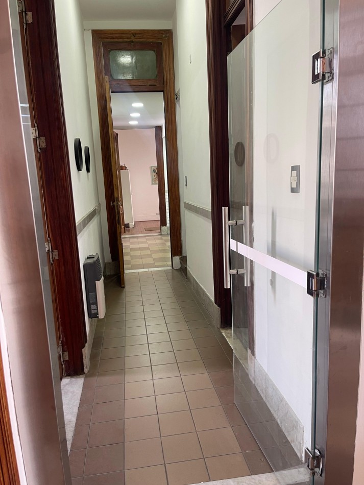 ¡ALQUILER! Departamento de categoria, ideal para uso profesional. Entre rios 500