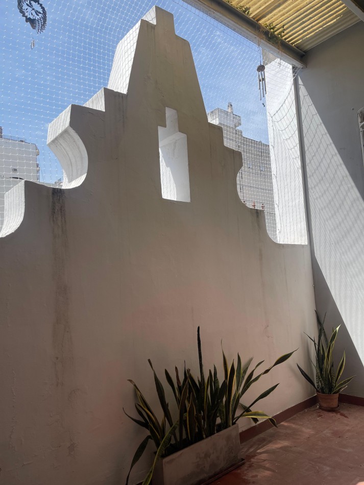 ¡ALQUILER! Departamento de categoria, ideal para uso profesional. Entre rios 500