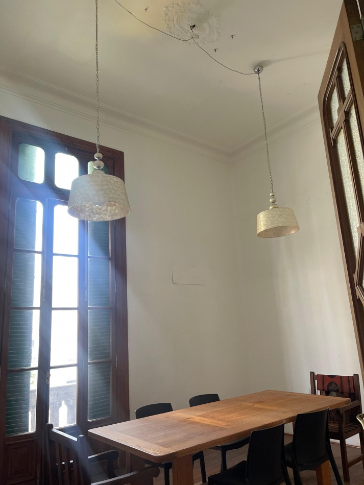 ¡ALQUILER! Departamento de categoria, ideal para uso profesional. Entre rios 500