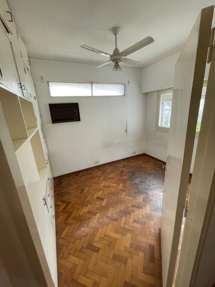 EN VENTA! Departamento de pasillo 4 ambientes en pleno centro! Pte. Roca 1300