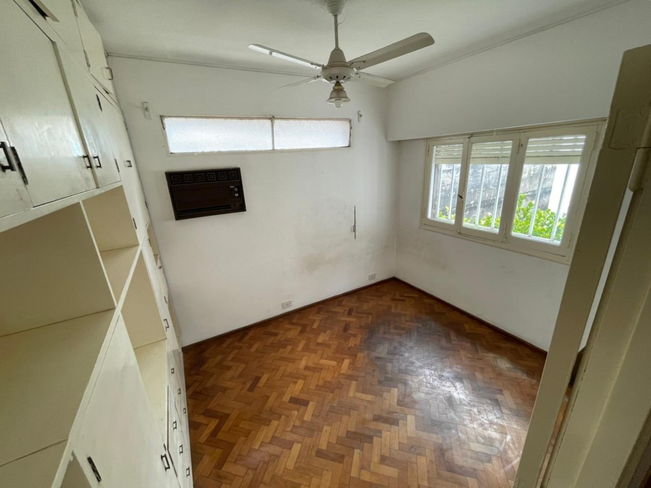 EN VENTA! Departamento de pasillo 4 ambientes en pleno centro! Pte. Roca 1300