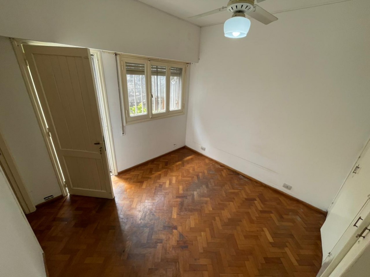 EN VENTA! Departamento de pasillo 4 ambientes en pleno centro! Pte. Roca 1300