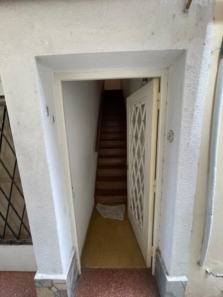 EN VENTA! Departamento de pasillo 4 ambientes en pleno centro! Pte. Roca 1300