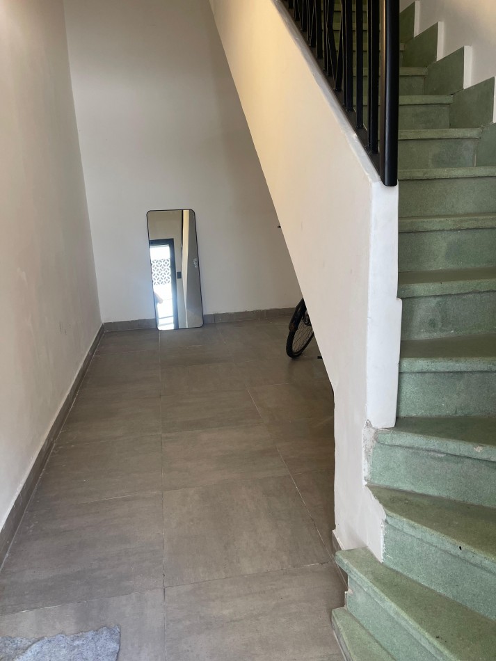 EN VENTA. Depto 3 dormitorios en planta alta con ingreso exclusivo. mitre 1733