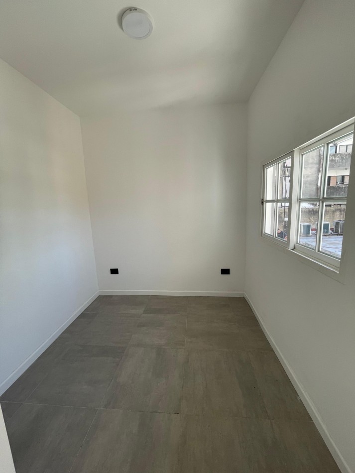 EN VENTA. Depto 3 dormitorios en planta alta con ingreso exclusivo. mitre 1733