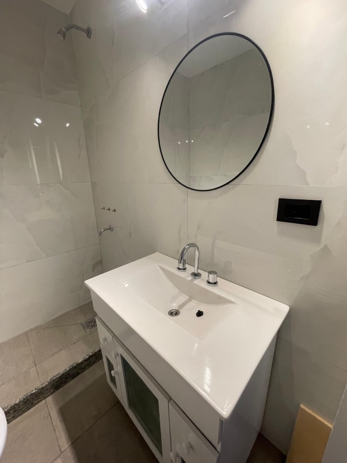 EN VENTA. Depto 3 dormitorios en planta alta con ingreso exclusivo. mitre 1733