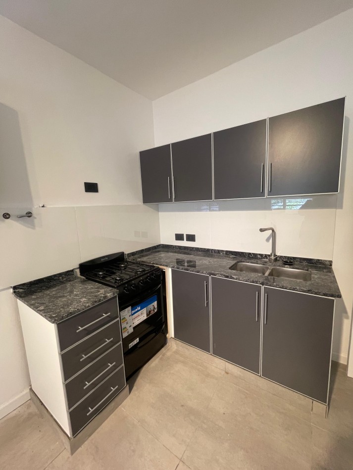 EN VENTA. Depto 3 dormitorios en planta alta con ingreso exclusivo. mitre 1733