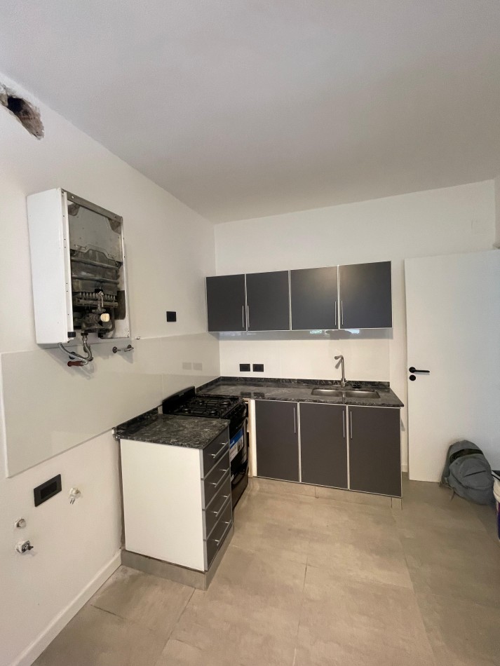 EN VENTA. Depto 3 dormitorios en planta alta con ingreso exclusivo. mitre 1733