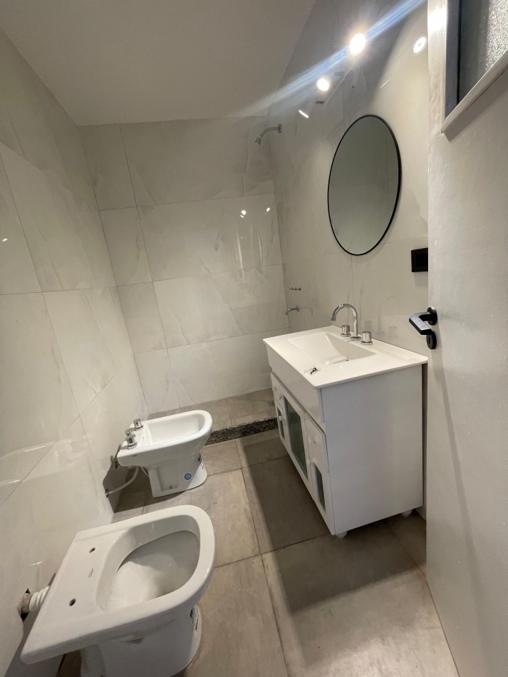 EN VENTA. Depto 3 dormitorios en planta alta con ingreso exclusivo. mitre 1733