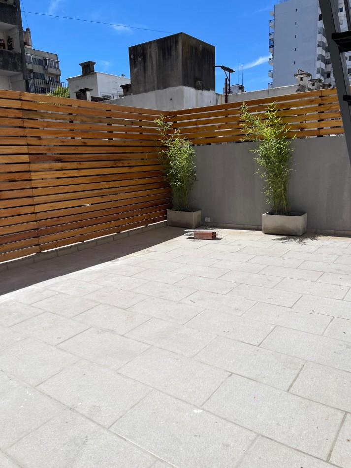 EN VENTA. Depto 3 dormitorios en planta alta con ingreso exclusivo. mitre 1733