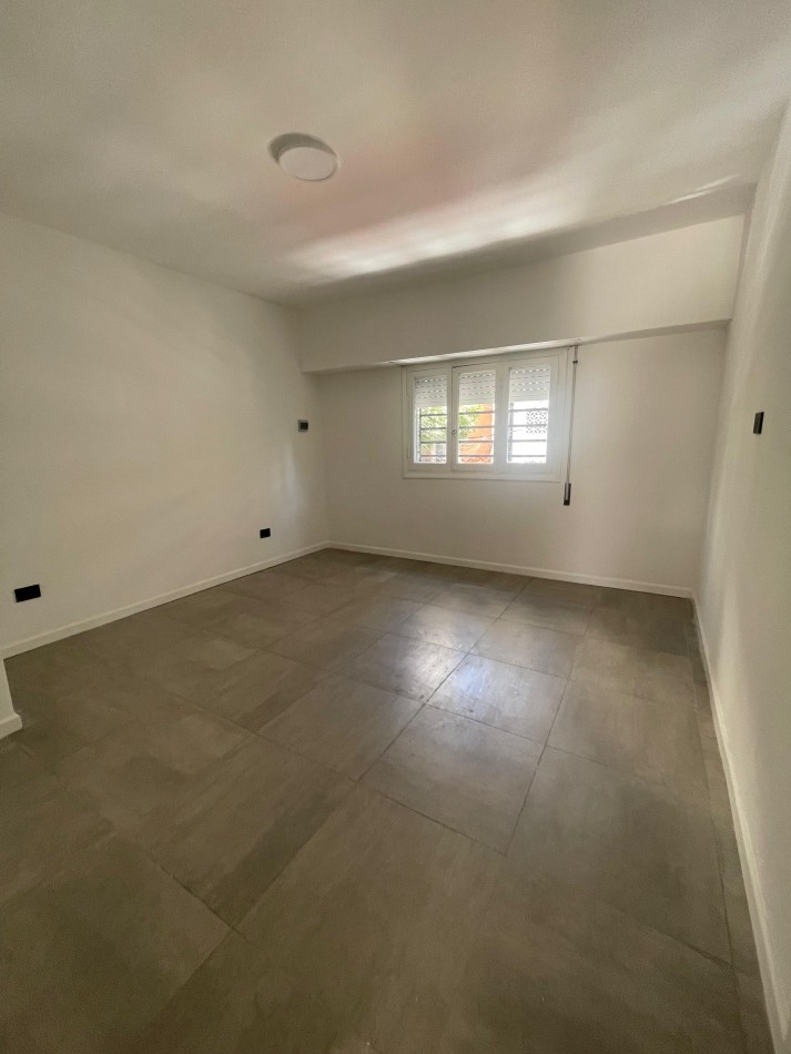 EN VENTA. Depto 3 dormitorios en planta alta con ingreso exclusivo. mitre 1733