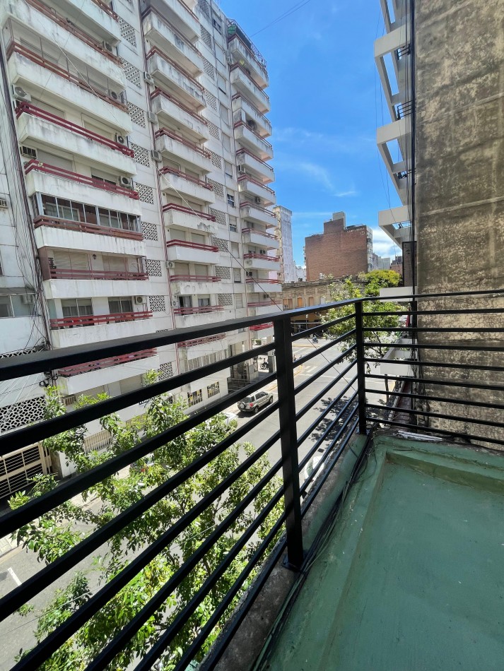 EN VENTA. Depto 3 dormitorios en planta alta con ingreso exclusivo. mitre 1733