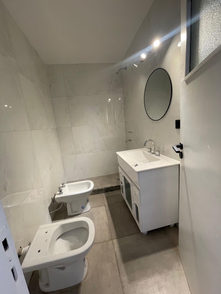EN VENTA. Depto 3 dormitorios en planta alta con ingreso exclusivo. mitre 1733