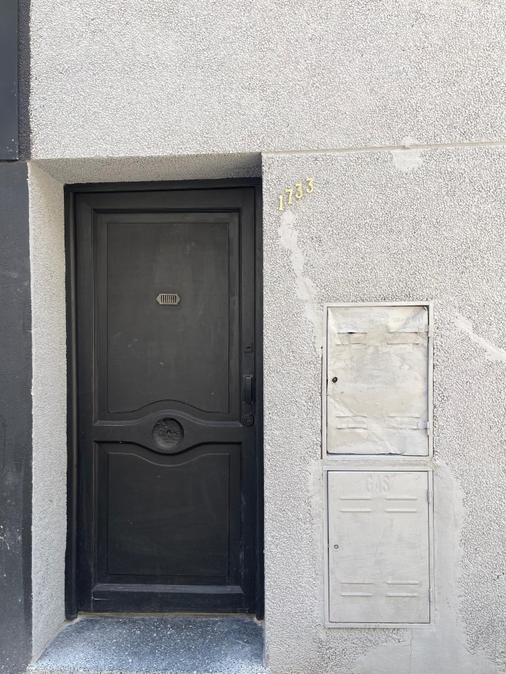 EN VENTA. Depto 3 dormitorios en planta alta con ingreso exclusivo. mitre 1733