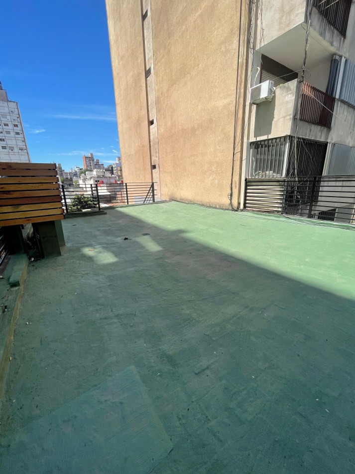 EN VENTA. Depto 3 dormitorios en planta alta con ingreso exclusivo. mitre 1733