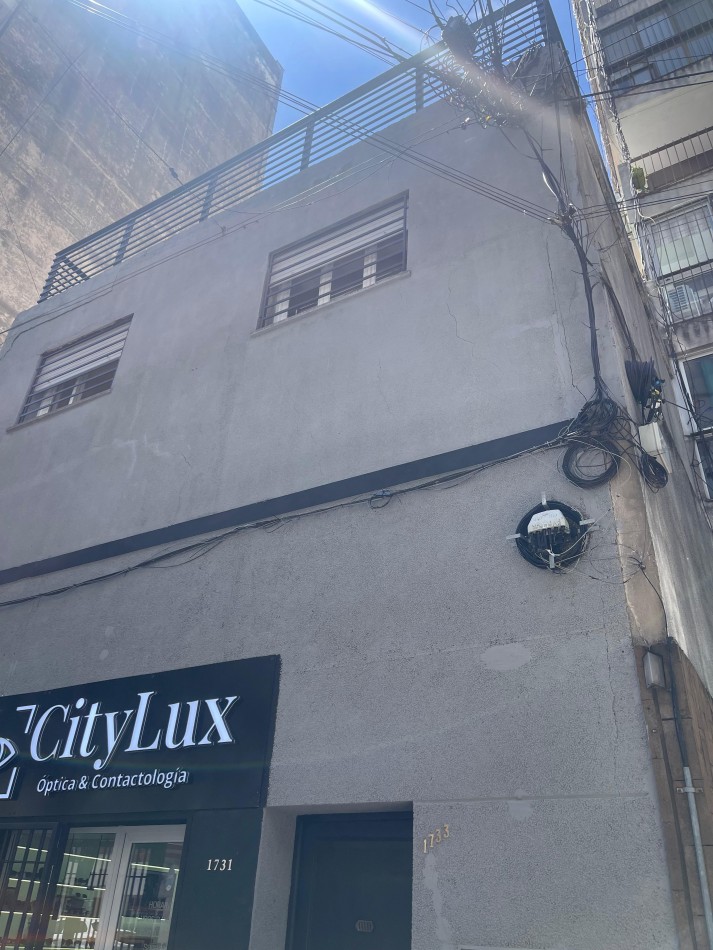 EN VENTA. Depto 3 dormitorios en planta alta con ingreso exclusivo. mitre 1733