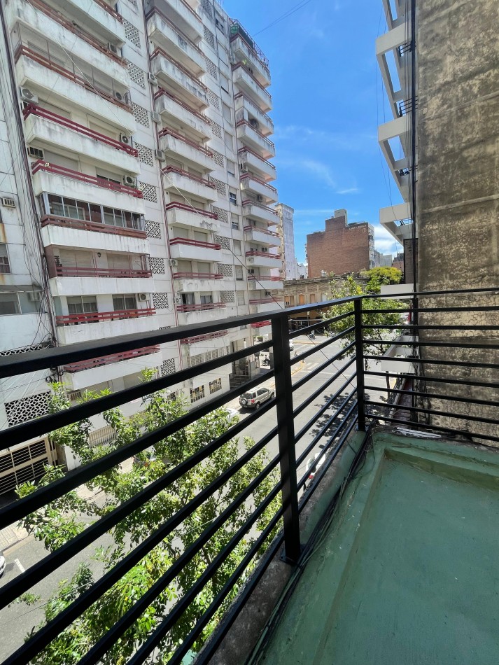 EN VENTA. Depto 3 dormitorios en planta alta con ingreso exclusivo. mitre 1733
