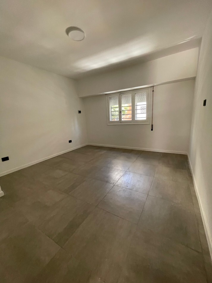 EN VENTA. Depto 3 dormitorios en planta alta con ingreso exclusivo. mitre 1733
