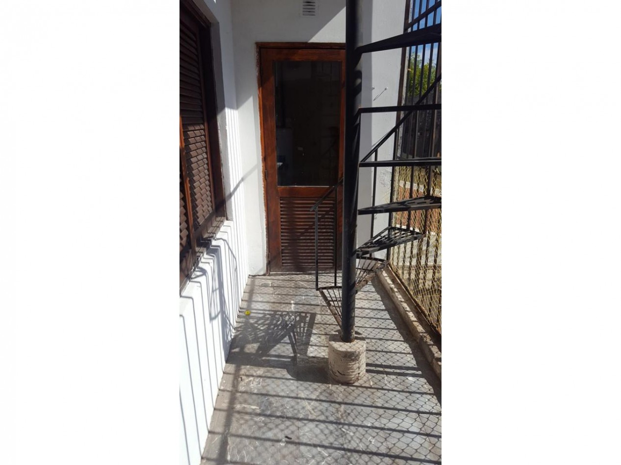 EN VENTA! Casa en plata alta. 2 dormitorios. San lorenzo 4700