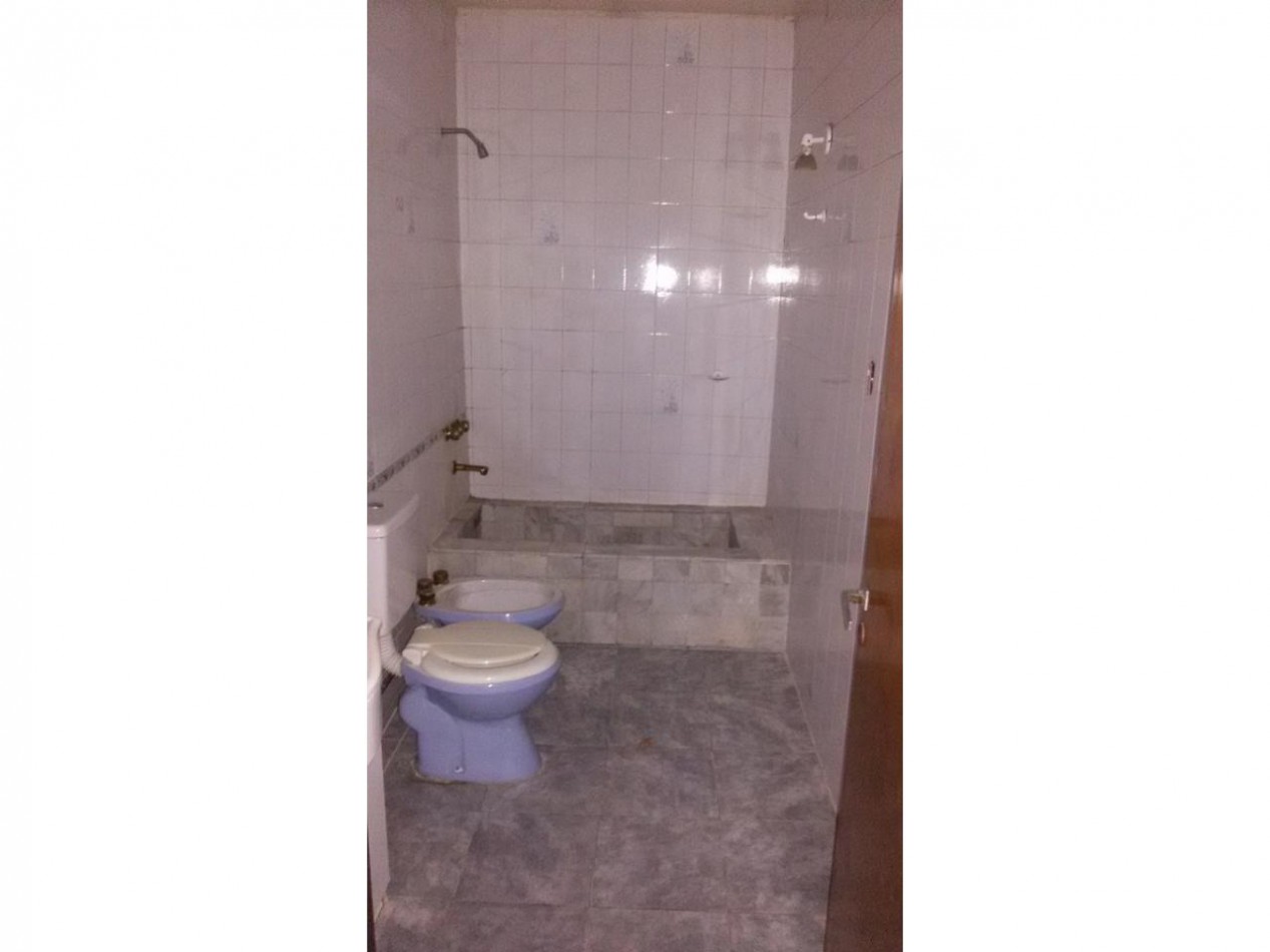 EN VENTA! Casa en plata alta. 2 dormitorios. San lorenzo 4700