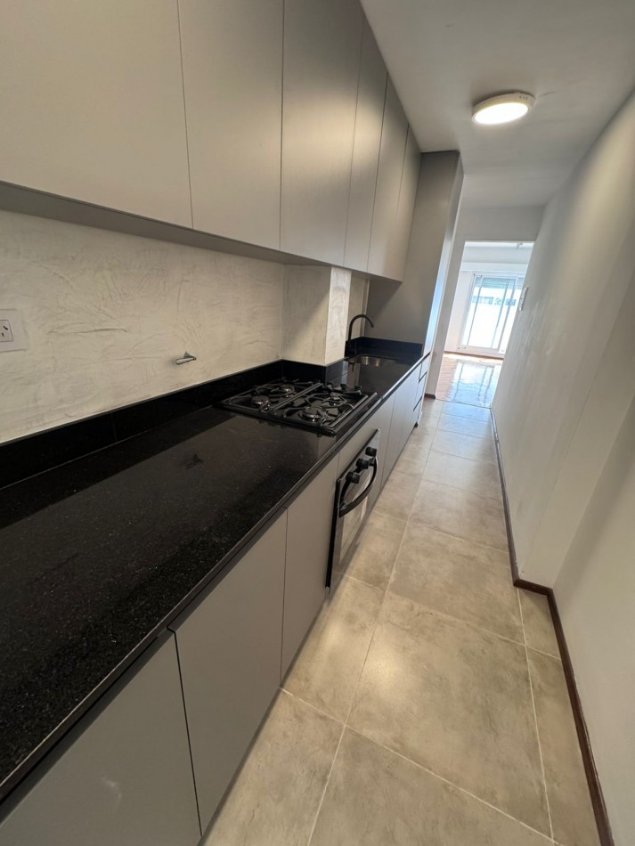 EN VENTA! Depto 2 dormitorios reciclado a nuevo. Urquiza 1054