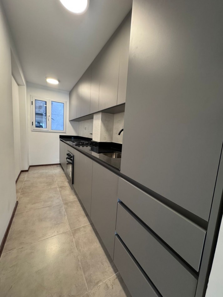 EN VENTA! Depto 2 dormitorios reciclado a nuevo. Urquiza 1054