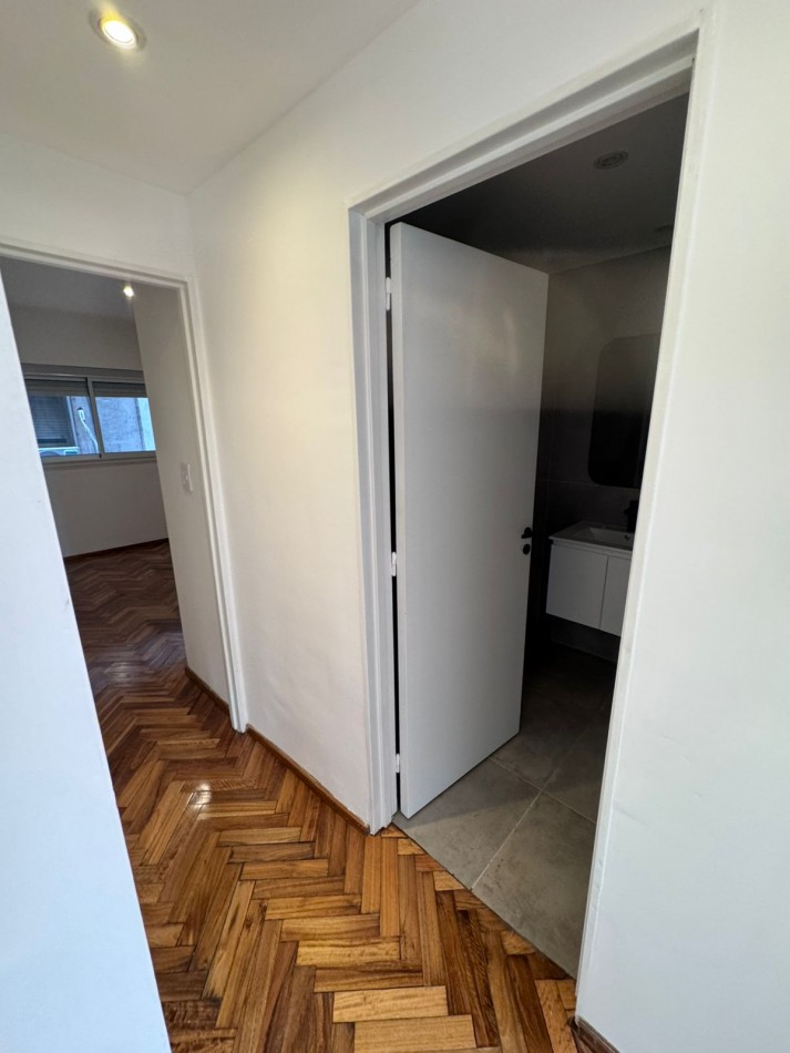 EN VENTA! Depto 2 dormitorios reciclado a nuevo. Urquiza 1054