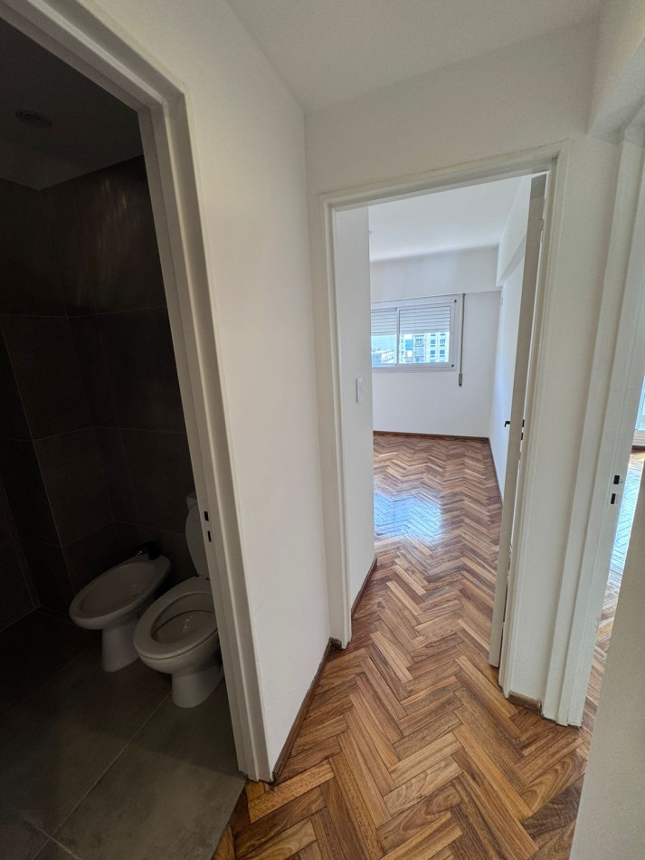 EN VENTA! Depto 2 dormitorios reciclado a nuevo. Urquiza 1054