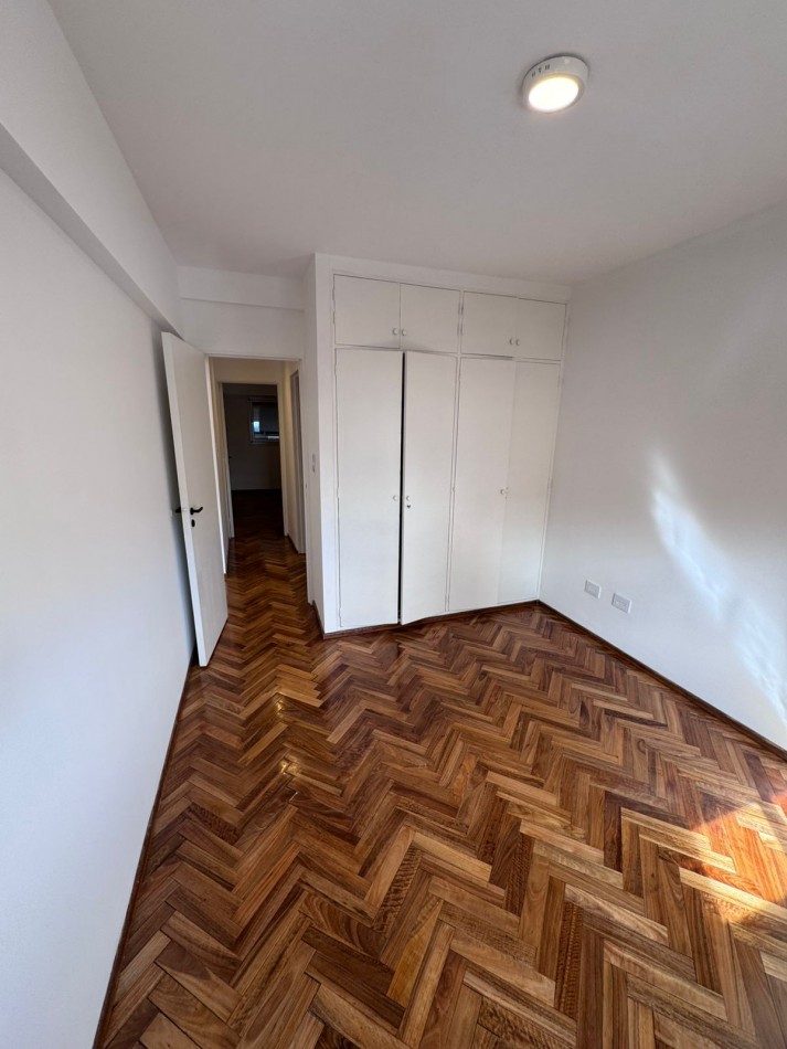 EN VENTA! Depto 2 dormitorios reciclado a nuevo. Urquiza 1054