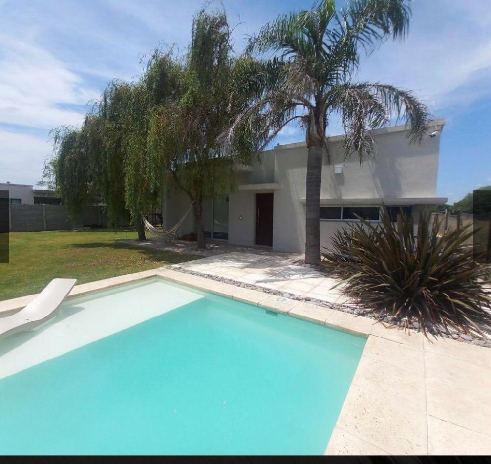 CASA EN ROLDAN! En venta!