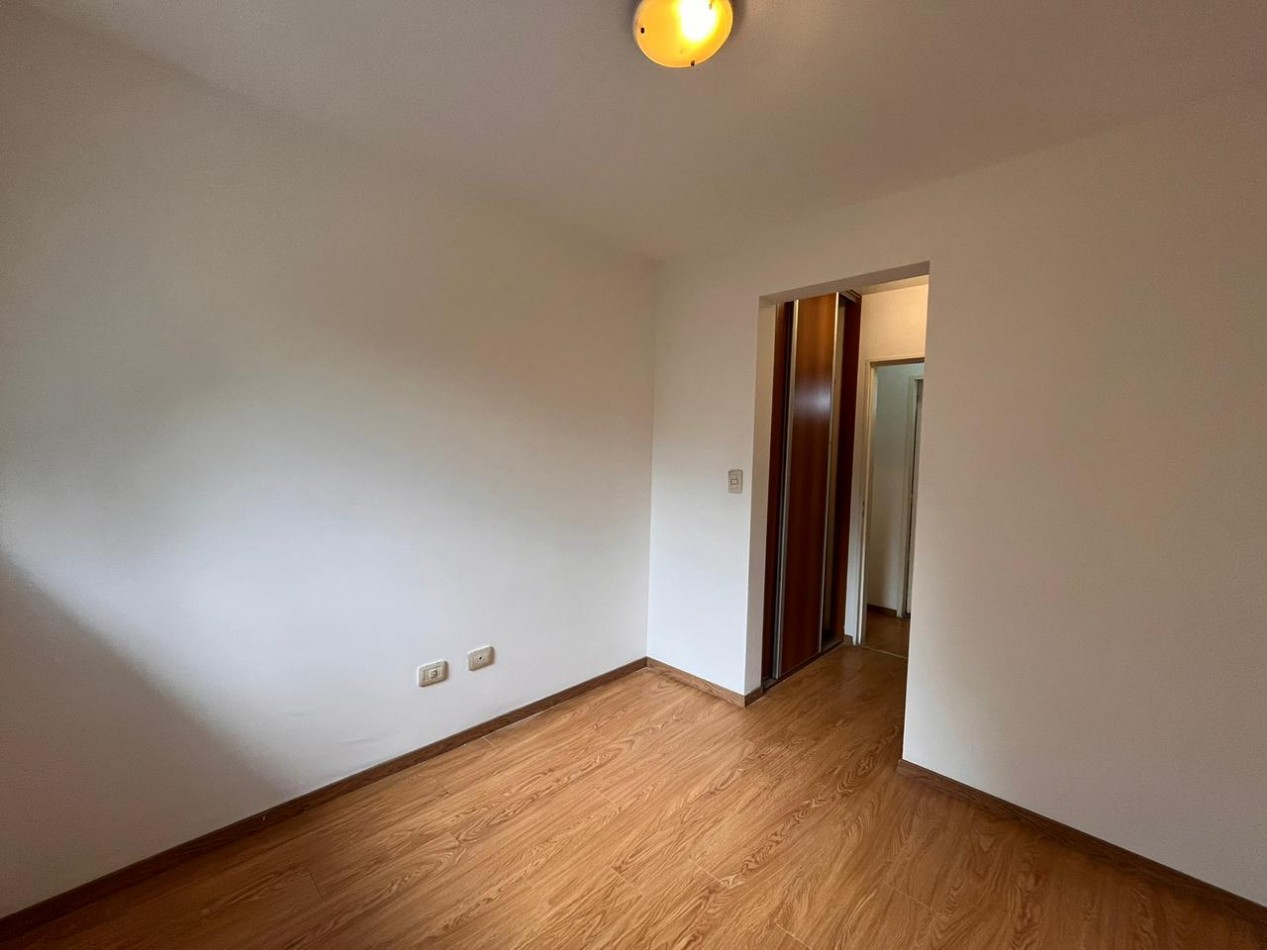 Impecable departamento de 1 dormitorio al frente en Barrio Lourdes 