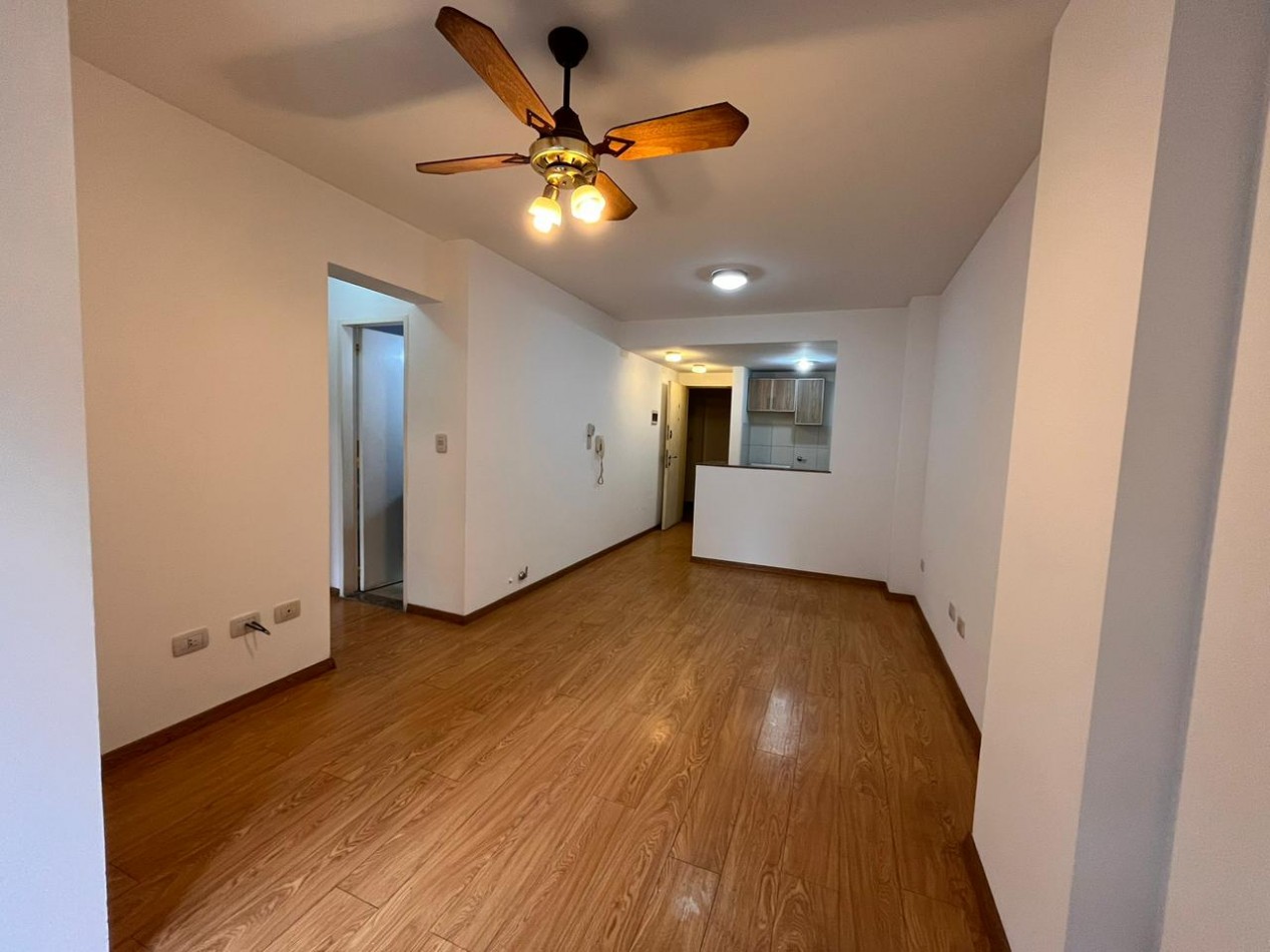 Impecable departamento de 1 dormitorio al frente en Barrio Lourdes 