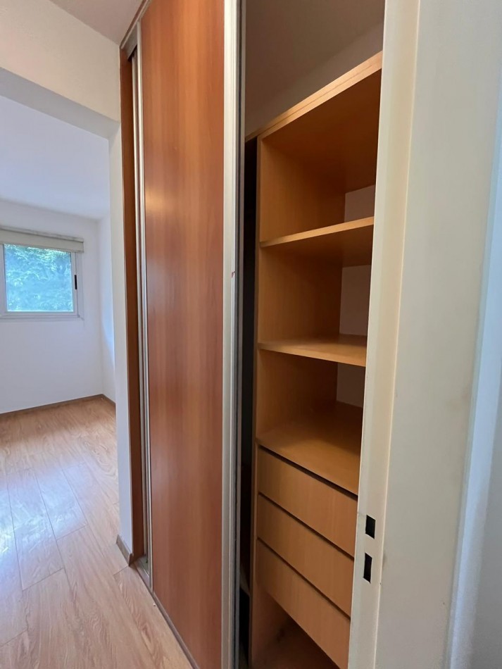 Impecable departamento de 1 dormitorio al frente en Barrio Lourdes 