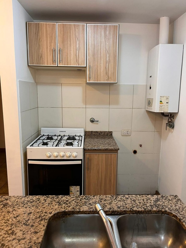 Impecable departamento de 1 dormitorio al frente en Barrio Lourdes 