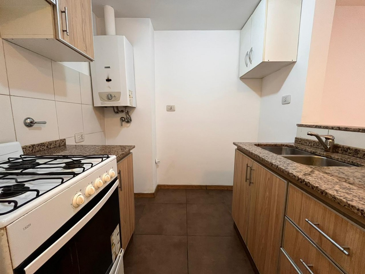 Impecable departamento de 1 dormitorio al frente en Barrio Lourdes 