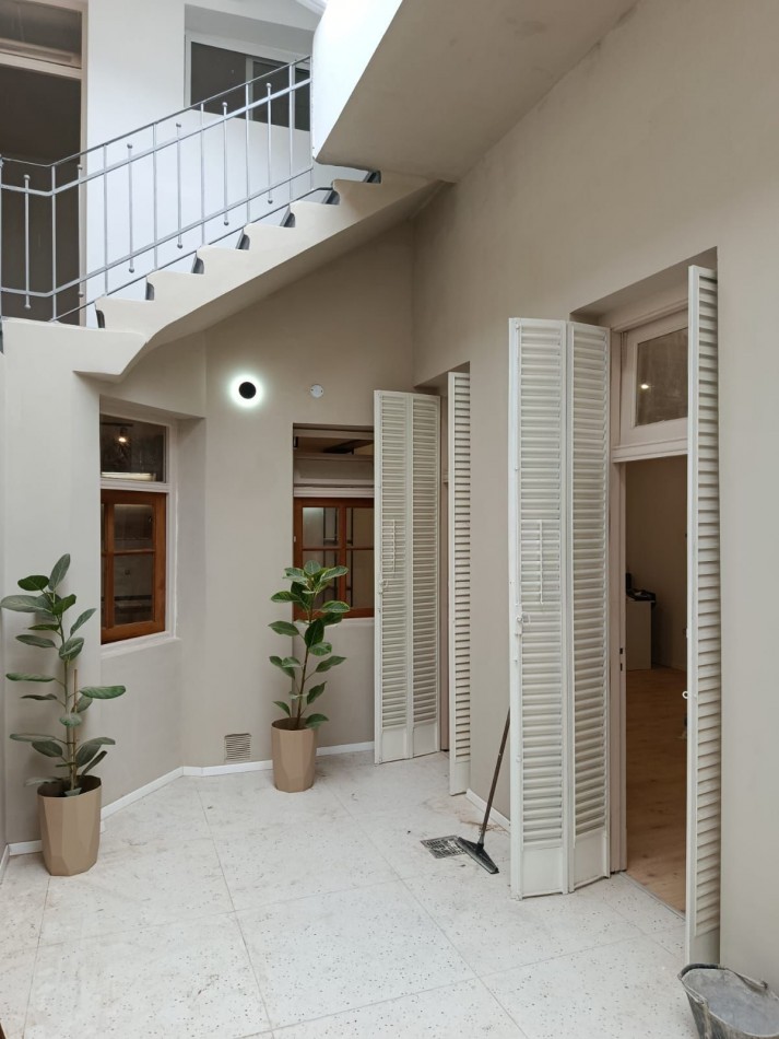 EN VENTA Casa de pasillo reciclada a nueva - Alvear 700
