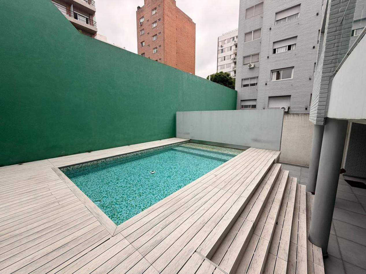 ¡Hermoso departamento 2 dormitorios + cochera y baulera en venta! 3 de febrero 1800