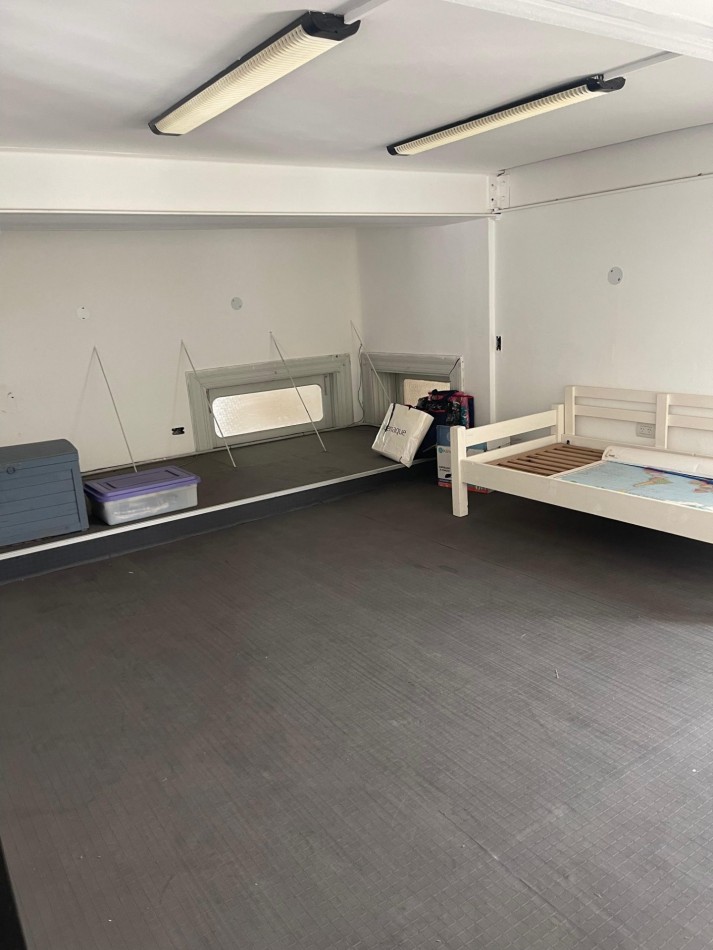 EN VENTA, Depto de categoria 6 ambientes. Entre rios 500