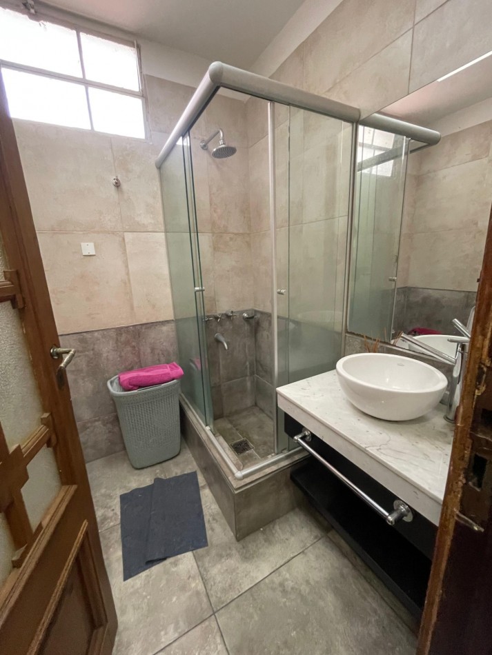 EN VENTA, Depto de categoria 6 ambientes. Entre rios 500