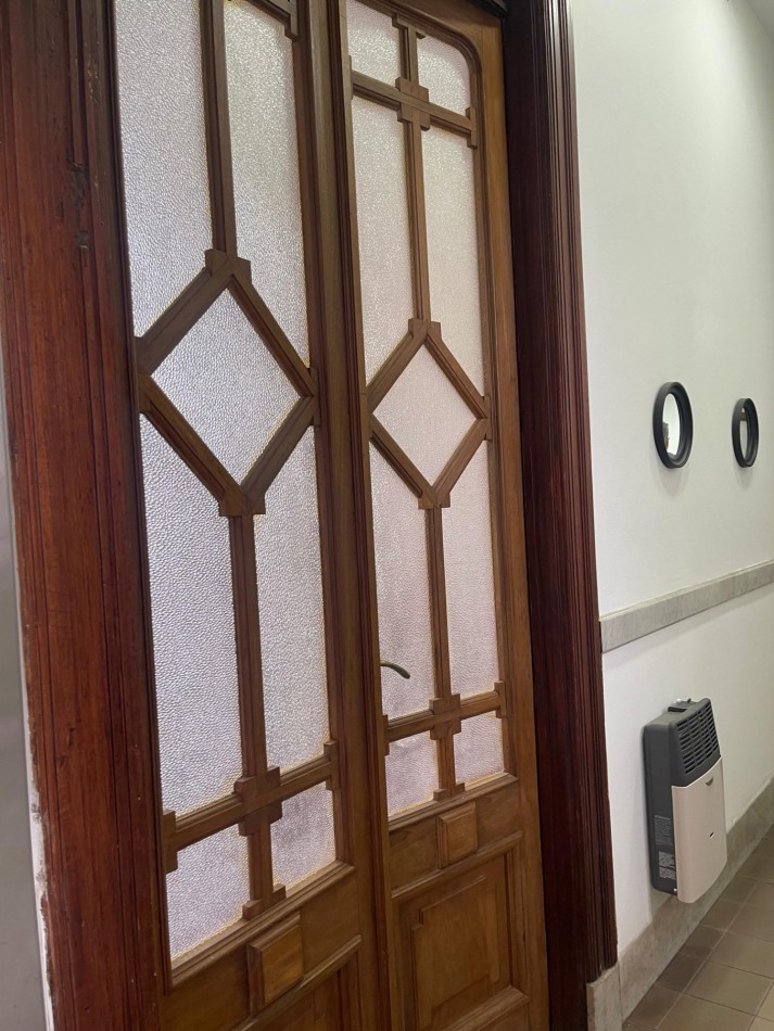EN VENTA, Depto de categoria 6 ambientes. Entre rios 500