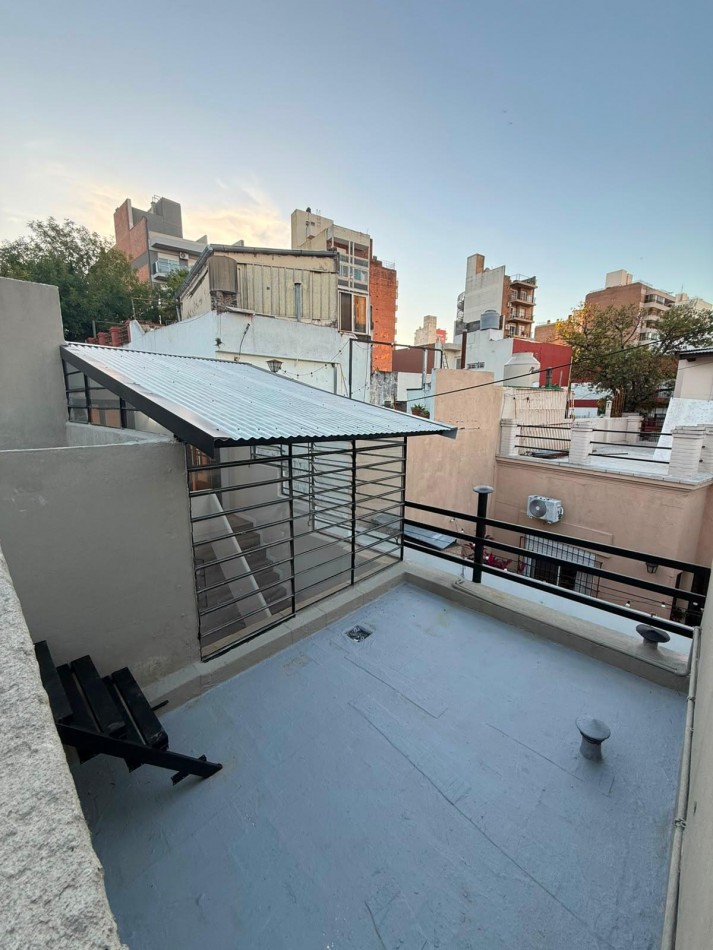 EN VENTA. Casa de pasillo reciclada a nueva en ABASTO. España 1800