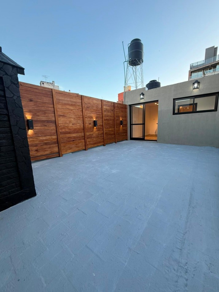 EN VENTA. Casa de pasillo reciclada a nueva en ABASTO. España 1800
