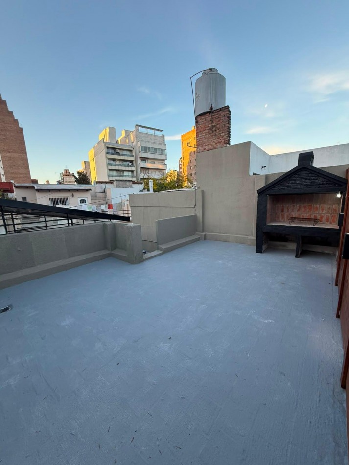 EN VENTA. Casa de pasillo reciclada a nueva en ABASTO. España 1800