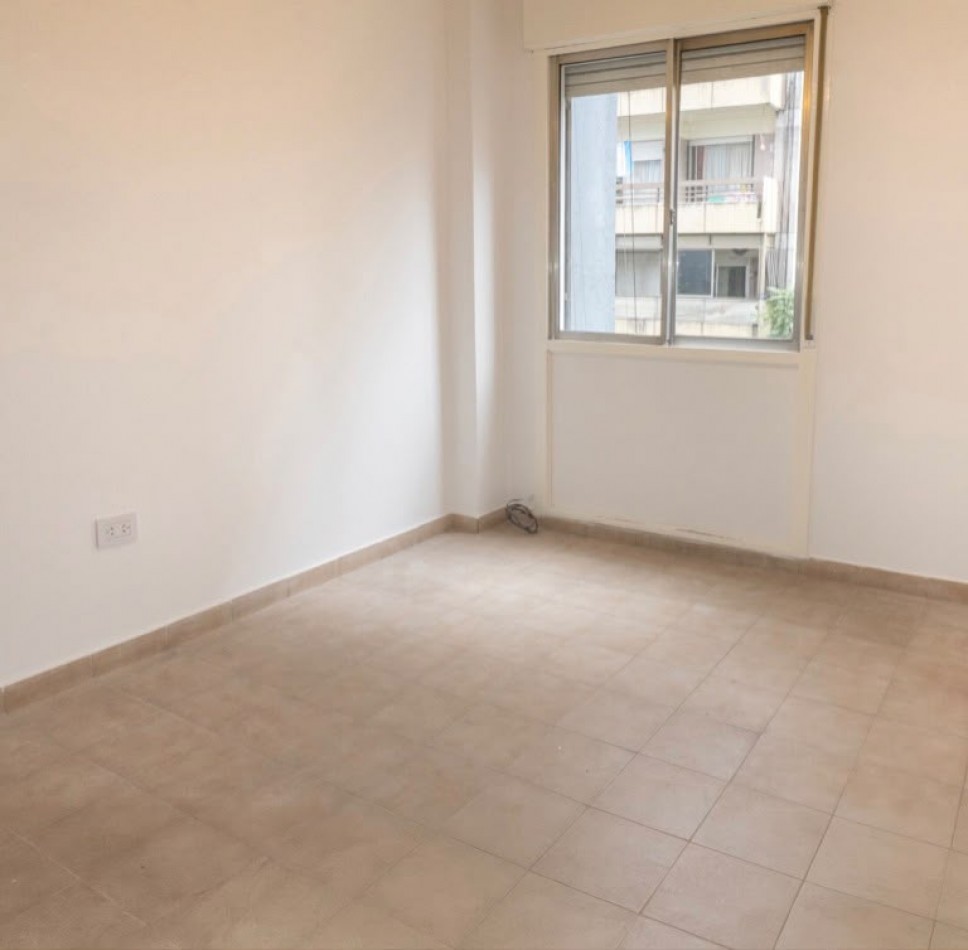 OPORTUNIDAD. Depto 3 Dormitorios en pleno centro EN VENTA. San lorenzo 1700
