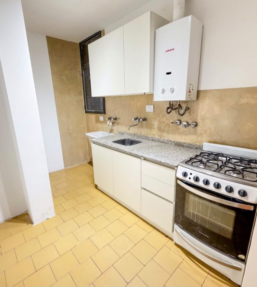 OPORTUNIDAD. Depto 3 Dormitorios en pleno centro EN VENTA. San lorenzo 1700