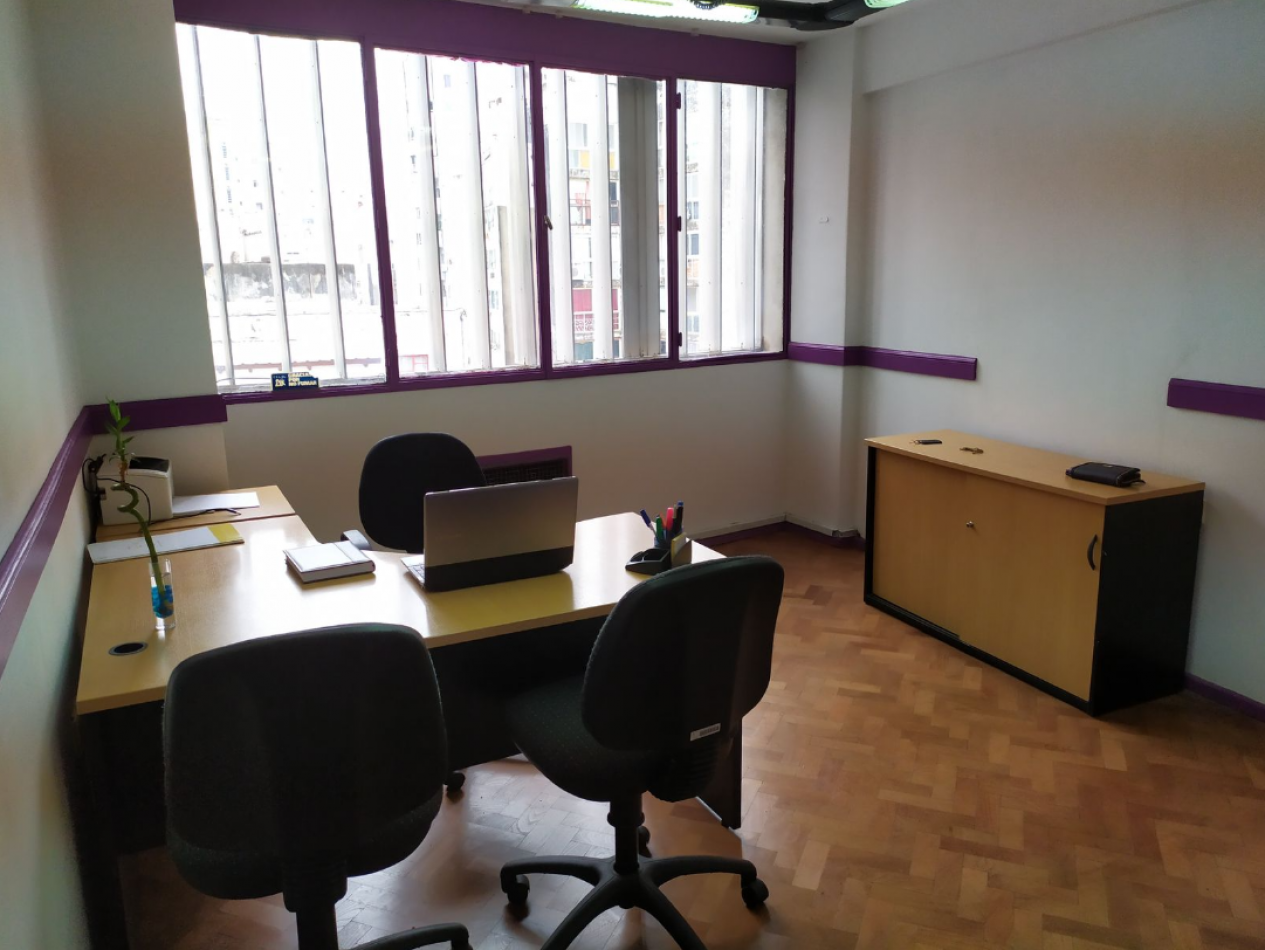 EN ALQUILER, OFICINA EN PLENO CENTRO. San Martin 600