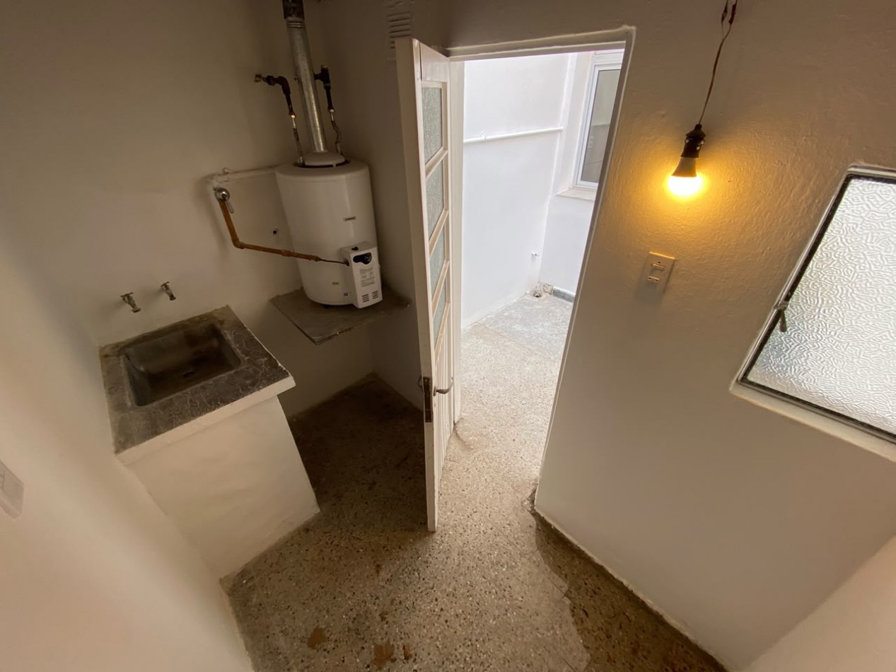 EN VENTA! DEPTO. DE PASILLO EN PH 1 DORMITORIO | Ricchieri 537