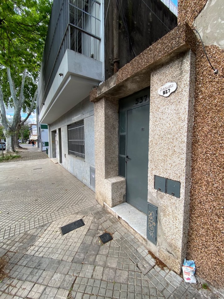 EN VENTA! DEPTO. DE PASILLO EN PH 1 DORMITORIO | Ricchieri 537