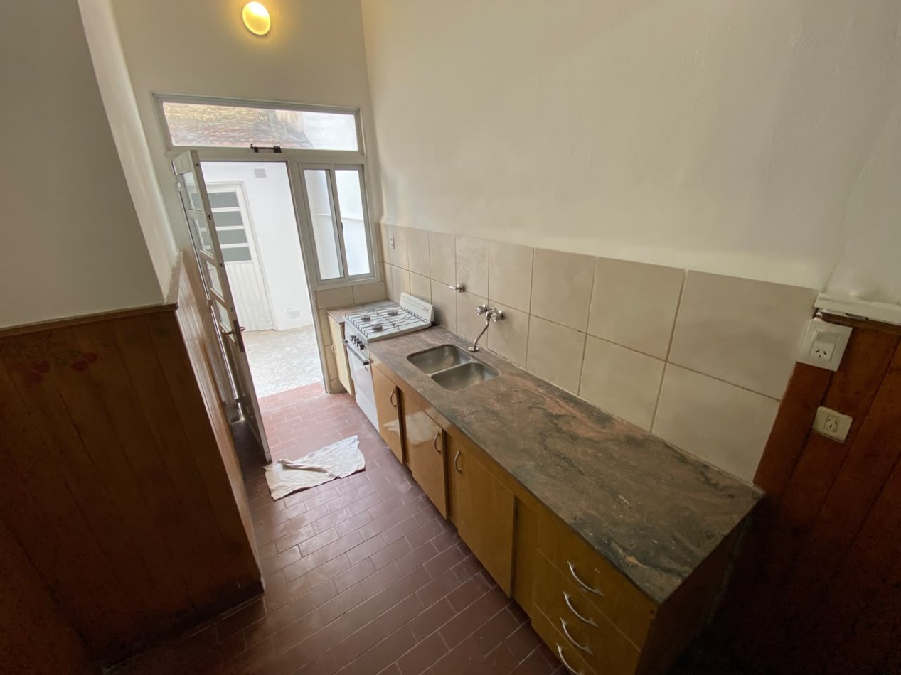 EN VENTA! DEPTO. DE PASILLO EN PH 1 DORMITORIO | Ricchieri 537